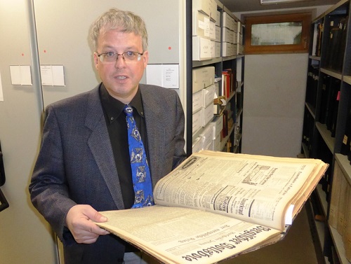Stadtarchivar Dr. Axel Bayer im Archiv der Stadt Burscheid (Foto: Stadt Burscheid)
