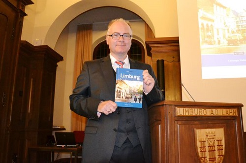 Stadtarchivar Dr. Christoph Waldecker präsentierte sein Buch 