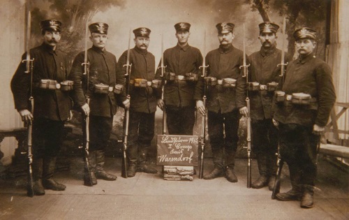 Soldaten der 1. Kompagnie des Landsturms im Kreis Warendorf im Jahr 1915 (KAW, Bildarchiv Altstadtfreunde Nr. 14.02.-36)