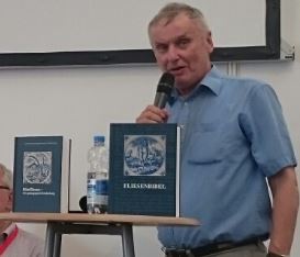 Kurt Perrey während der Buchpräsentation auf dem Deutschen Evangelischen Kirchentag in Stuttgart 2015