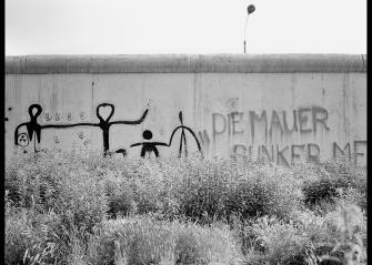 Berliner Mauer, Heidelberger Stra�e am 21. 6. 1984 (� Philipp J. B�sel, Burkhard Maus; Quelle: Bundesarchiv, Bild 210-0063)