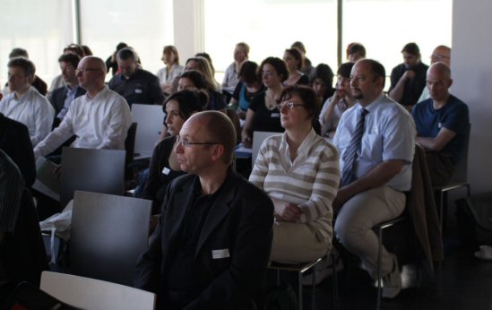 Foto 5: Ein interdisziplin�res Publikum diskutierte am ersten Tagungstag �ber die vorgestellten Konzepte.